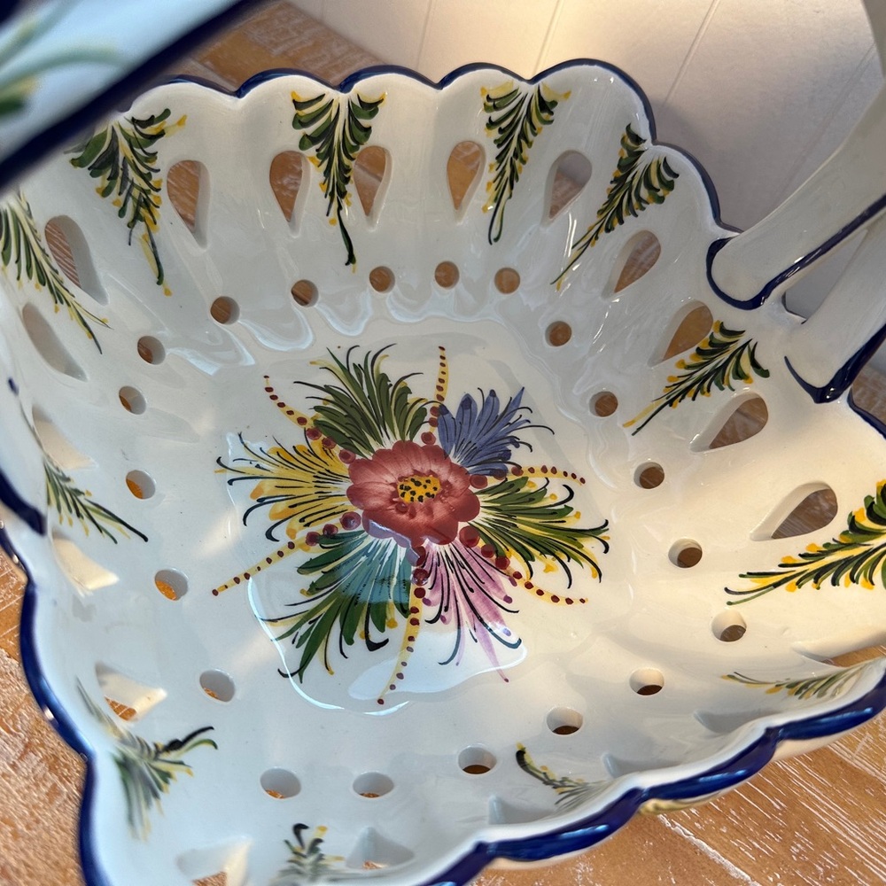 Large Vintage Hand-painted Ceramic Basket - Picture 3 of 8